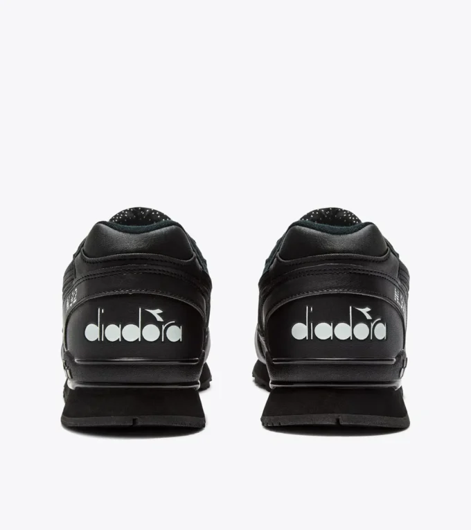 Baskets de sport N.92 L