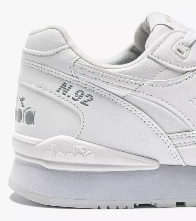 Baskets de sport N.92 L