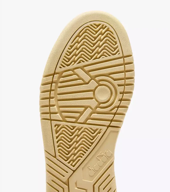 Baskets en daim Deuce M2