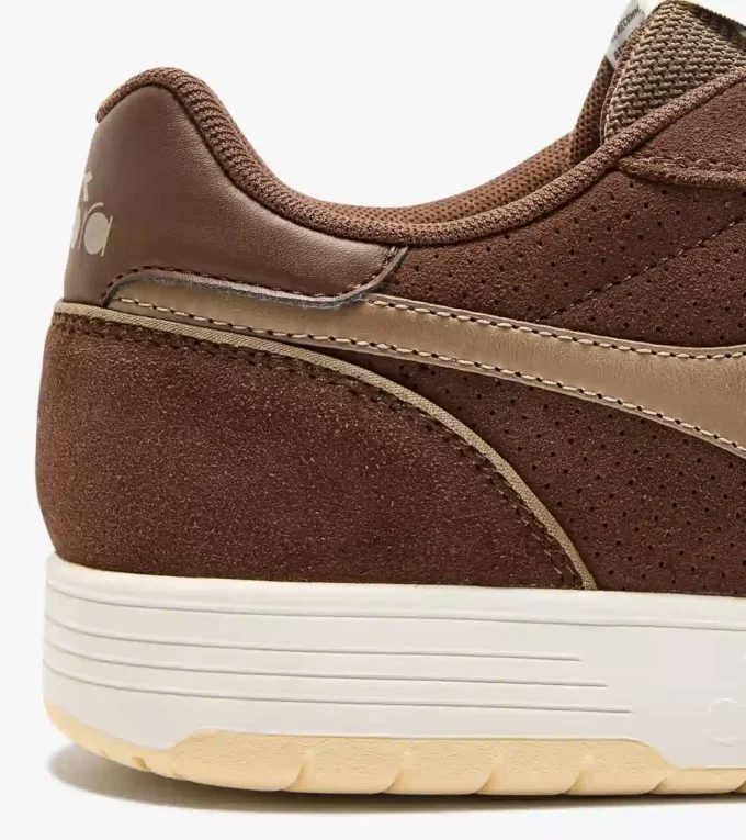 Baskets en daim Deuce M2