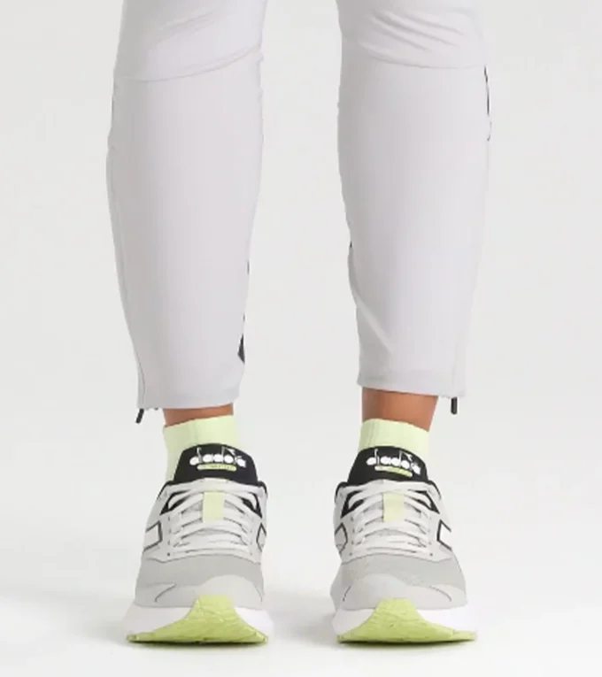 Chaussures de course Mythos Blushield Vigore 3 W – Stabilité et protection