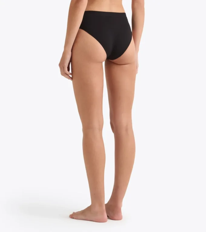 L. Short Short de course technique Stratozero – Fabriqué en Italie