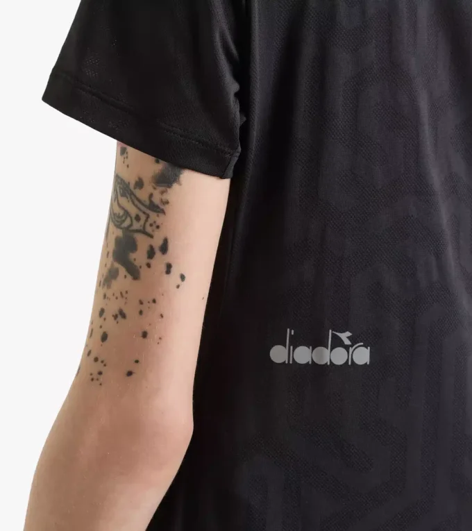 L. Super Light Ss T-Shirt T-shirt de course – Tissu léger Coolcore L. Super Light Ss T-Shirt T-shirt de course – Tissu léger Coolcore