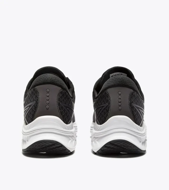 Mythos Blushield 10 Vortice Hip Chaussure de course avec détails réfléchissants – Amorti et protection Mythos Blushield 10 Vortice Hip Chaussure de course avec détails réfléchissants – Amorti et protection