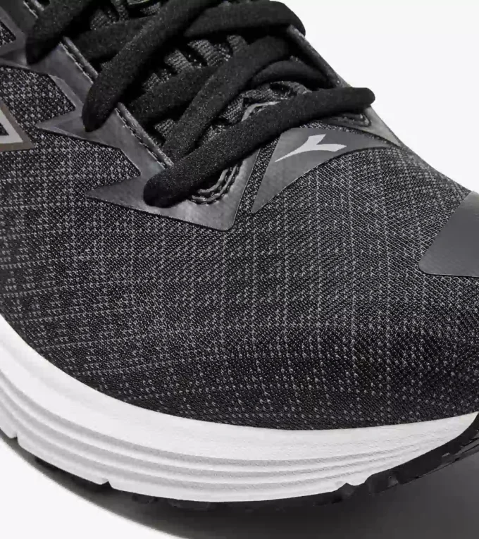 Mythos Blushield 10 Vortice Hip Chaussure de course avec détails réfléchissants – Amorti et protection Mythos Blushield 10 Vortice Hip Chaussure de course avec détails réfléchissants – Amorti et protection