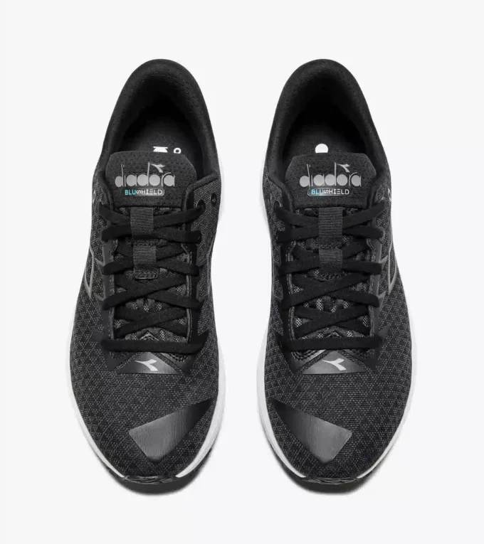 Mythos Blushield 10 Vortice Hip Chaussure de course avec détails réfléchissants – Amorti et protection Mythos Blushield 10 Vortice Hip Chaussure de course avec détails réfléchissants – Amorti et protection