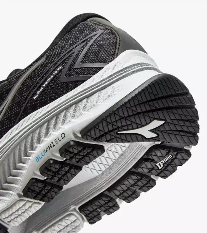 Mythos Blushield 10 Vortice Hip W Chaussure de course avec détails réfléchissants – Amorti et protection