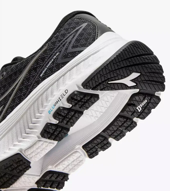 Mythos Blushield 10 Vortice Hip W Chaussure de course avec détails réfléchissants – Amorti et protection