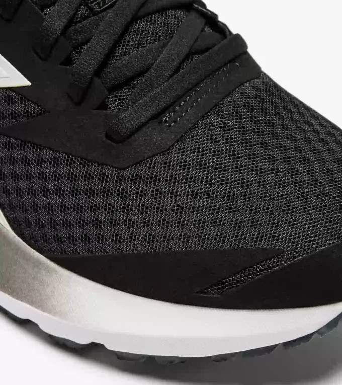 Mythos Blushield Vigore 3 Wide Chaussure de course à large chaussant – Stabilité et protection