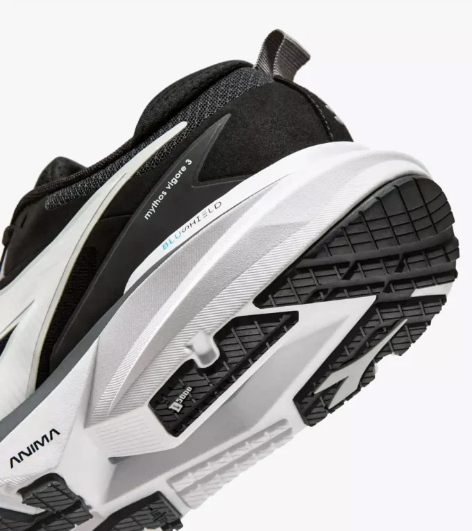 Mythos Blushield Vigore 3 Wide Chaussure de course à large chaussant – Stabilité et protection
