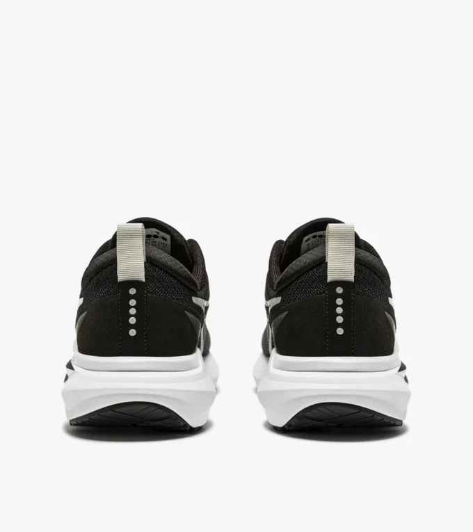 Mythos Blushield Vigore 3 Wide W Chaussure de course à large chaussant – Stabilité et protection