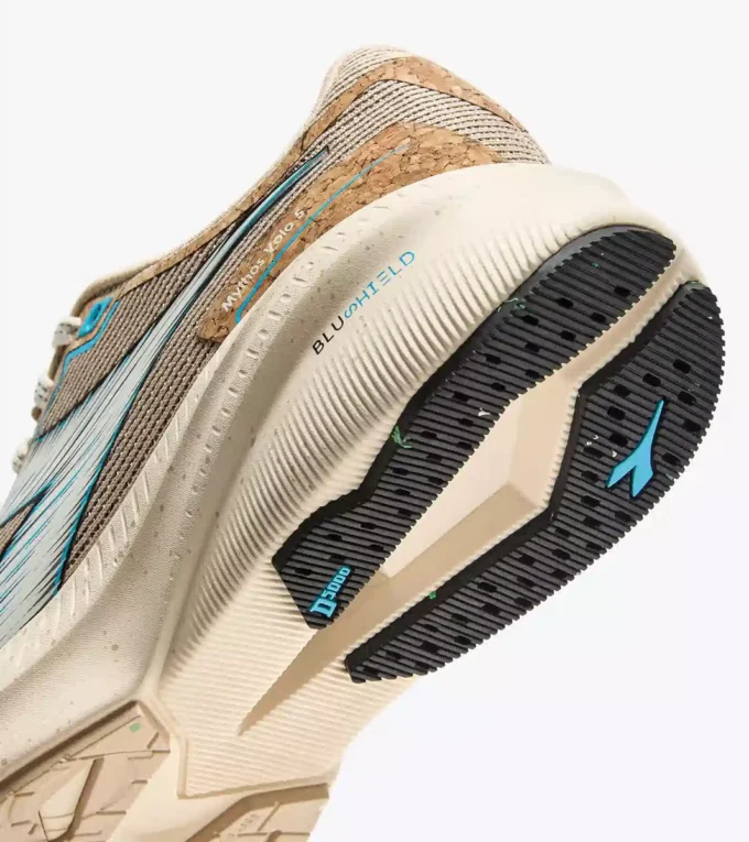 Mythos Blushield Volo 5 W 2030 Chaussure de course à faible impact environnemental – Stabilité et légèreté Mythos Blushield Volo 5 W 2030 Chaussure de course à faible impact environnemental – Stabilité et légèreté